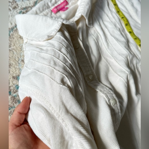 White corduroy shirt featuring a relaxed fit and a flattering pleated design XL - Picture 3 of 9